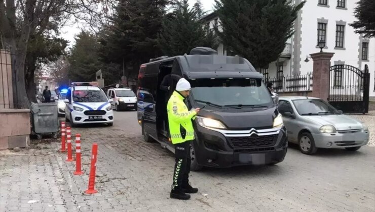 Amasya’da Okul Servis Araçlarına Güvenlik Denetimi